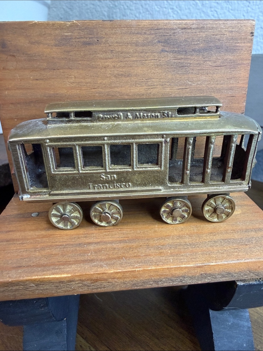 Vintage San Francisco Brass Cable Car Trolley Miniature Paperweight
Desk Decor
